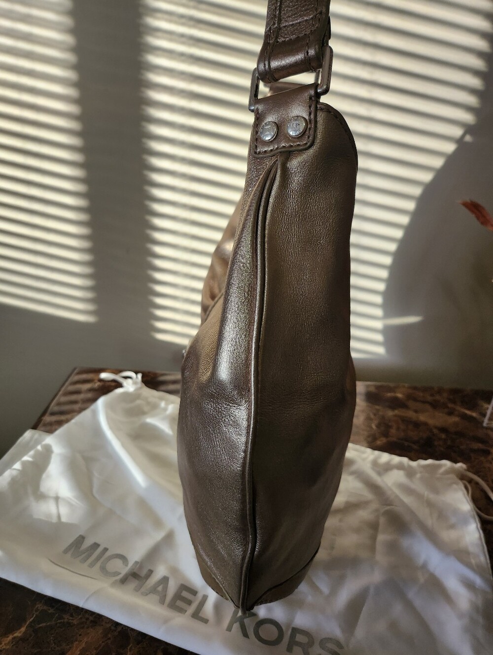 Michael Kors Metallic Gold Leather Shoulder Hobo GUC - Picture 13 of 16
